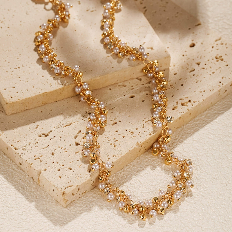 Европейская и американская Персонализированная цепочка ключицы, легкая Роскошная жемчужина из АБС-пластика, Элегантный бизнес-шикарный стиль с бриллиантами, Высококачественная цепочка для свитера, защита цвета