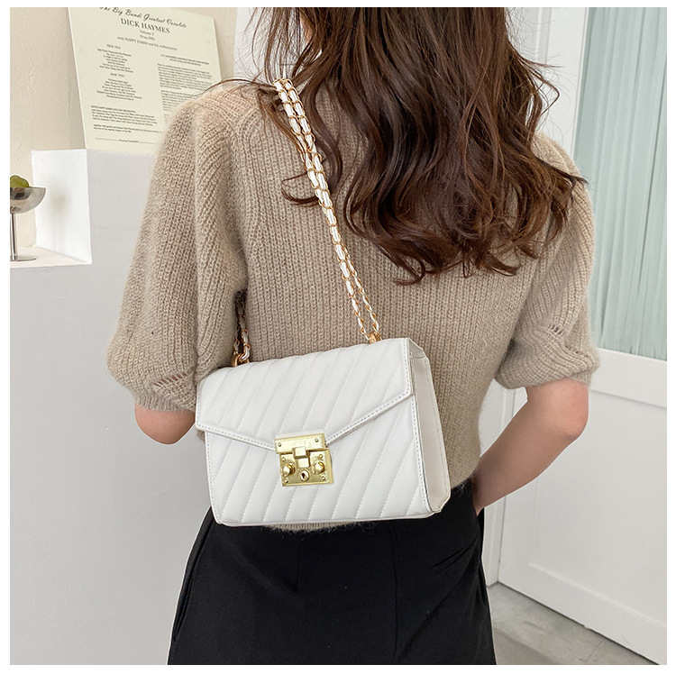 Fashion Spring New Casual Rhombus Chain Shoulder Messenger Bag display picture 4