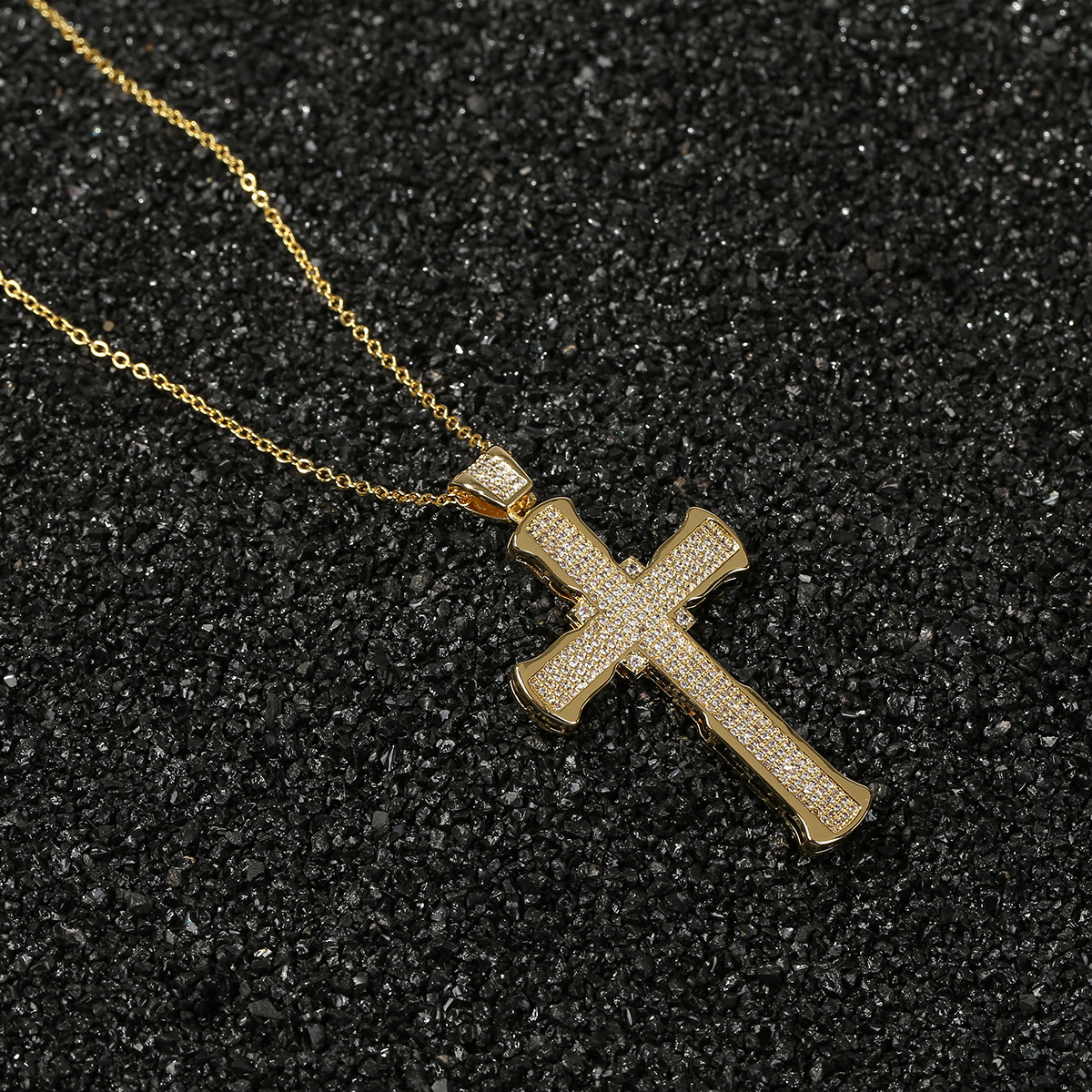 Collier Croix En Cuivre Et Zircon display picture 3