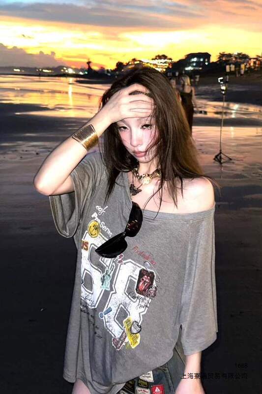 Lazy American-Style Off-Shoulder Relaxed Fit Short-Sleeve T-Shirt for Women, Summer Gray Letter Print Chic Unique Top Lazy American-Style Off-Shoulder Relaxed Fit Short-Sleeve T-Shirt for Women, Summer Gray Letter Print Chic Unique Top