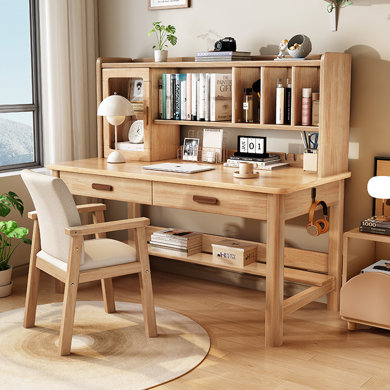 Одиночный стол из массива дерева