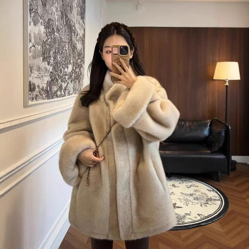 Korean Style Second-Hand Fur Outwear for Women, Environmentally Friendly Mink Fur Mid-Length Stand-Up Collar Loose Fur All-In-One Fur Outwear for Autumn and Winter