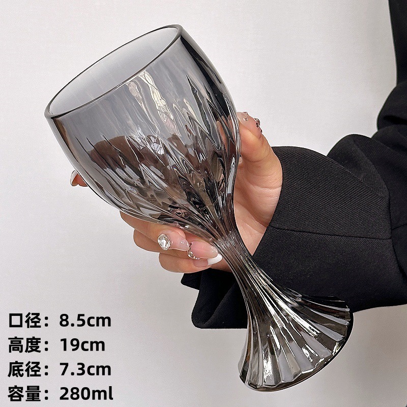 Vaso de copa de pie alto de estrella europea Vaso de vino tinto de lujo ligero Vaso de champán de cóctel en relieve Vaso de bebida de jugo