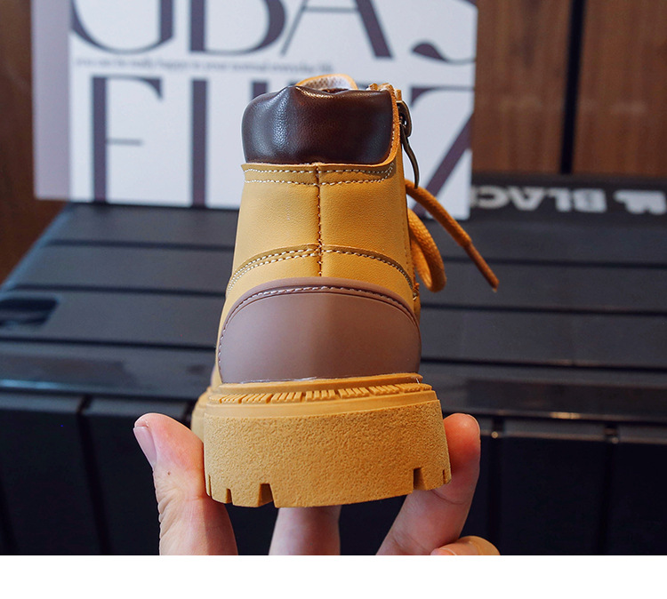 Barnens små gula stövlar 2023 höstnya pojkar engelska martinstövlar flickor korta stövlar enkla stövlar mellanstora_voghion.com