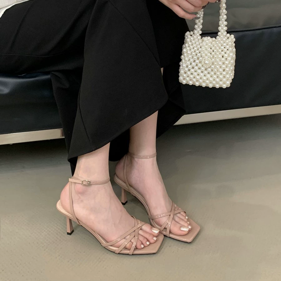 2025 новые летние женские сандалии в европейском и американском французском стиле с юбками и шпильками с перекрестными ремешками