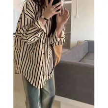 竖条纹衬衫女装设计感2022秋季港味复古宽松显瘦中长款防晒上衣