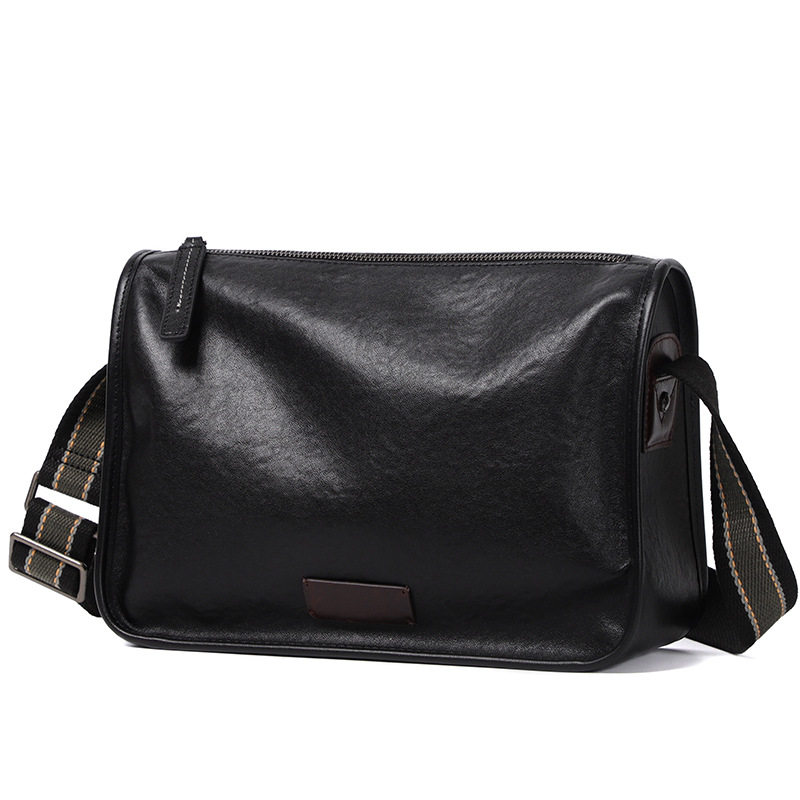 Túi đeo chéo nam da bò kiểu retro 29×11×17 cm — Màu đen da thực vật, Da cầm tay màu đen