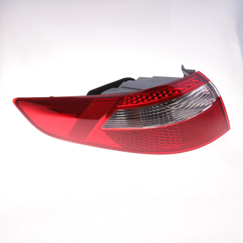 Suitable for 11-14 Kia K2 rear tail lamp assembly 15-17 K2 rear lamp cover left and right reversing brake lamp housing
