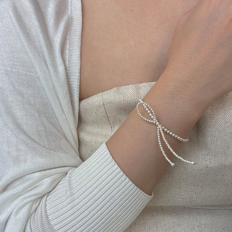 Retro small design bracelet with zircon pearl with bow