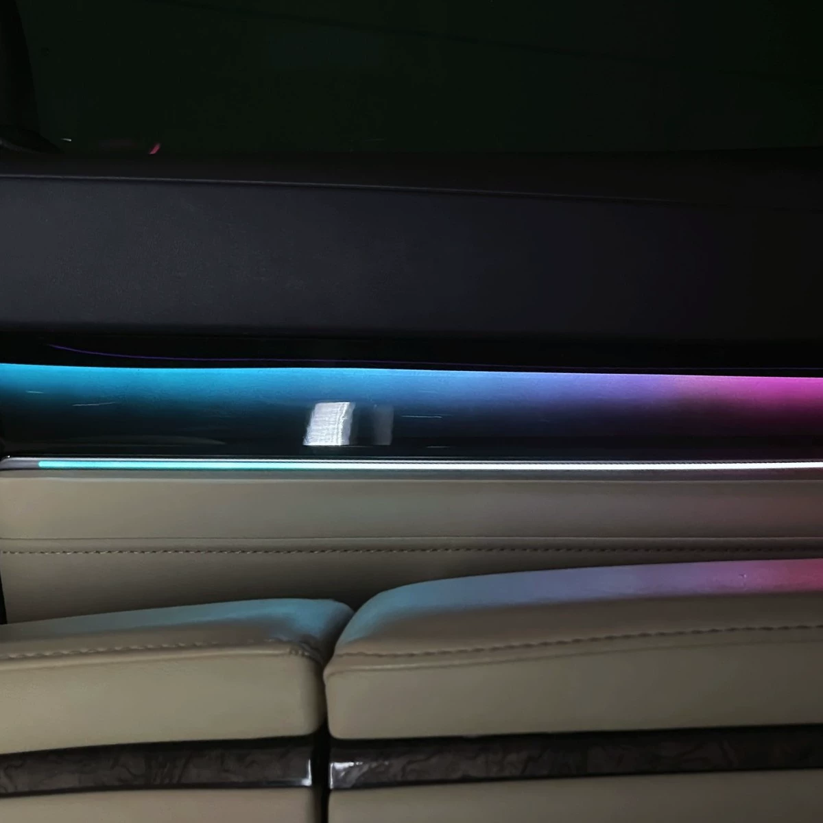 Applicable to Toyota 15-22 Erfa/Wilfa mold version atmosphere light dynamic model 21 light LED lights