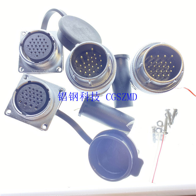 ������WMWS28K24TQ +Z 4-Hole flange panel receptacle with cap