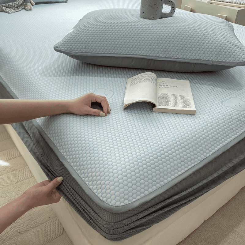 Funda de cama de seda de hielo de tres piezas verano 2025 nueva cubierta protectora de colchón todo incluido cubierta cubierta cubierta de cama de alfombra para niños