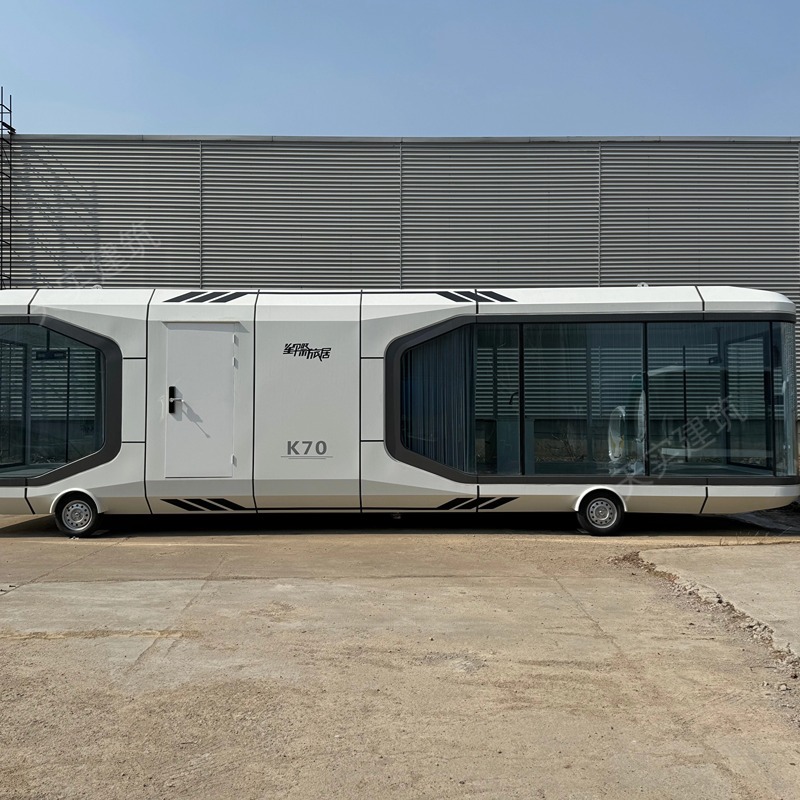 cápsula espacial ensamblada móvil, cápsula de alojamiento residencial móvil, cápsula de transporte con ruedas, hotel de cápsula espacial