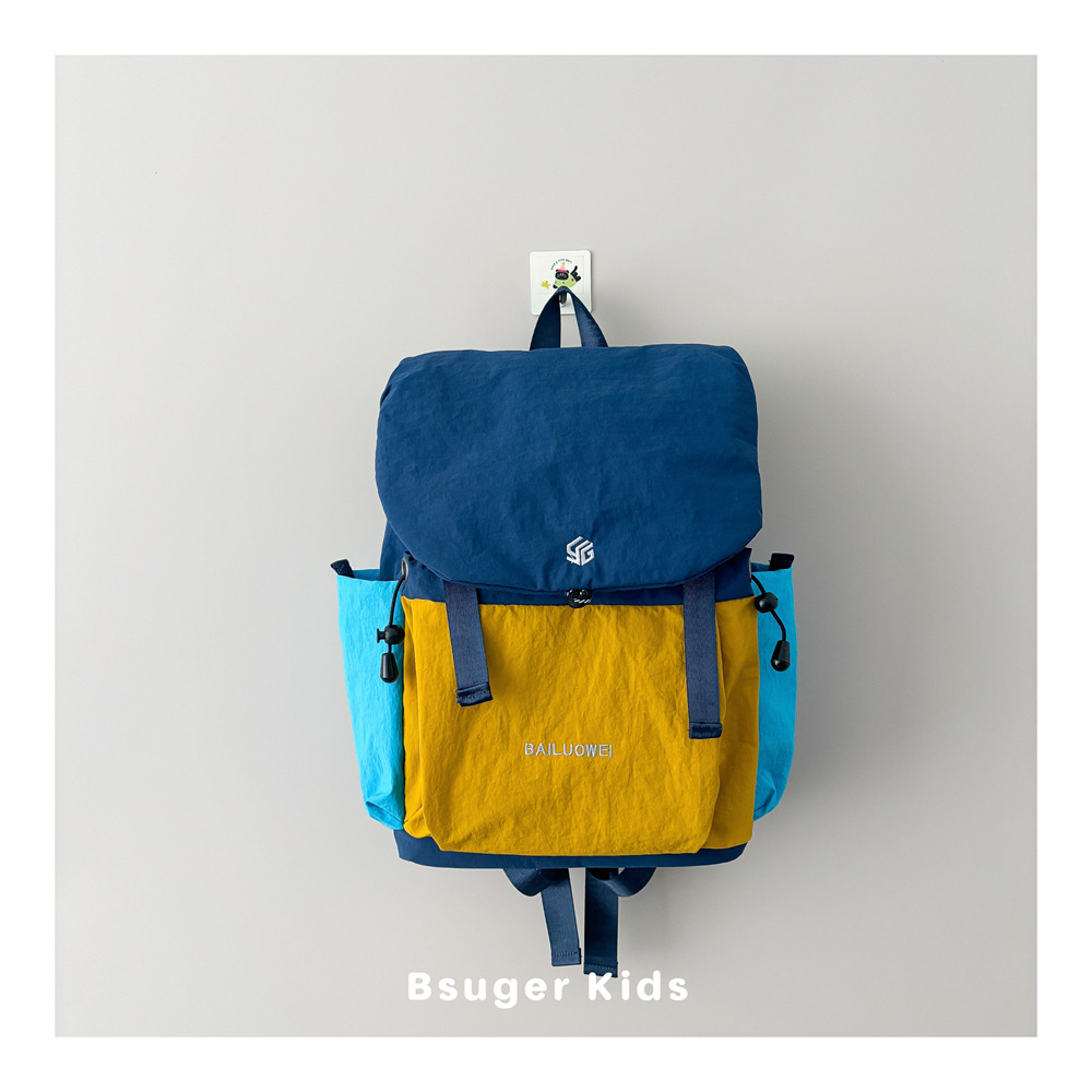 Ins-Style Color-Blocking Children's Backpack, Lightweight and Large-Capacity, Suitable for Boys and Girls, Outdoor Travel Backpack, Flip-Top Mountaineering Backpack