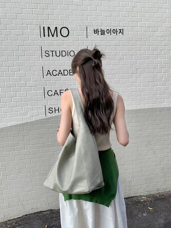 大容量包包女夏季2025新款休闲简约单肩购物袋软皮百搭通勤托特包|undefined