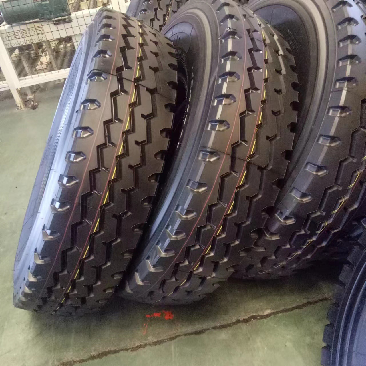 全钢子午线轮胎货车卡车轮胎7.00R16/7.50R16/8.25R16/8.25R20