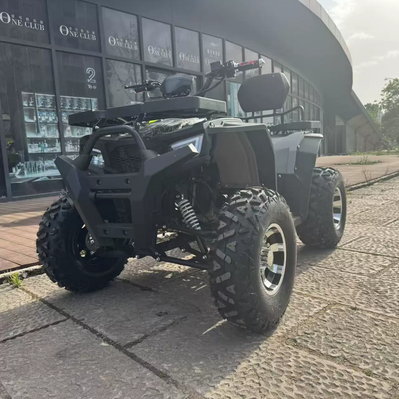 Автоматический четырёхколёсный ATV, вседорожный, с валом‑приводом, для горного внедорожья