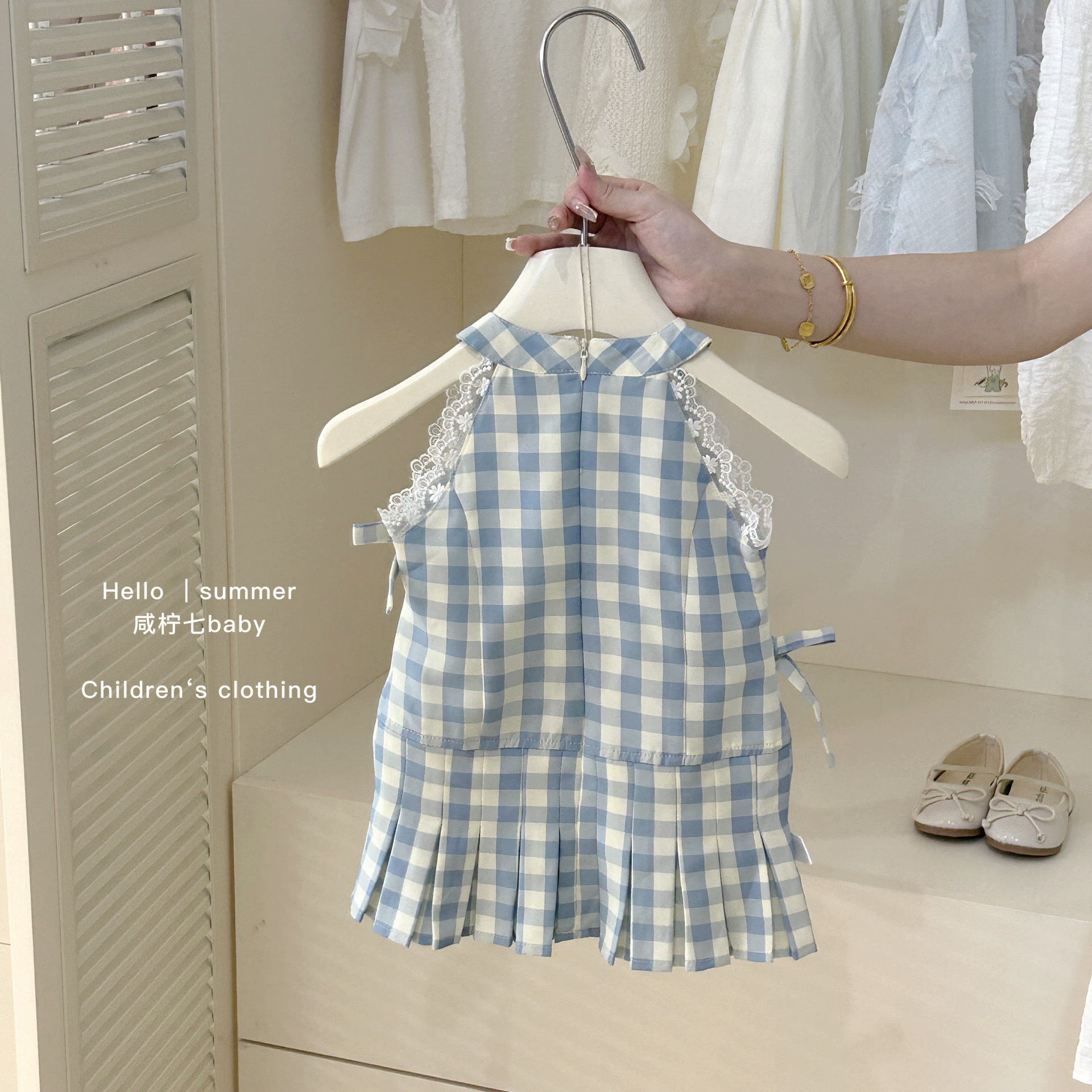 Xianning Seven Girls Verano Azul Heavy Industries Bordado Falda Moda para bebés Estilo occidental Falda de chaleco con cuello de muñeca para niños