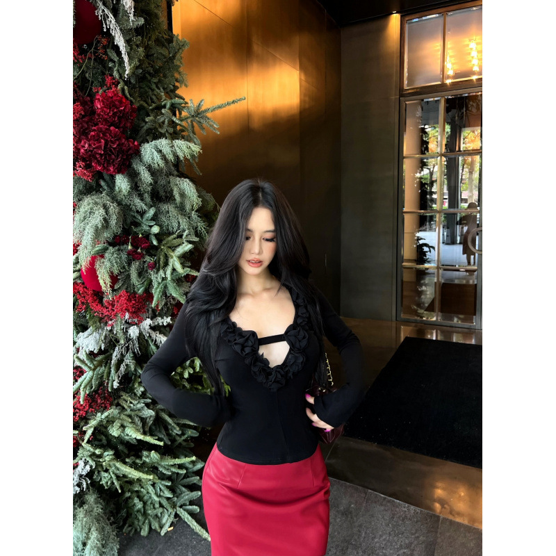 Fleece-Lined Base Layer Women's Winter Floral Layered Top + Mid-Length High-Waisted Leather Skirt Two-Piece Set Fleece-Lined Base Layer Women's Winter Floral Layered Top + Mid-Length High-Waisted Leather Skirt Two-Piece Set