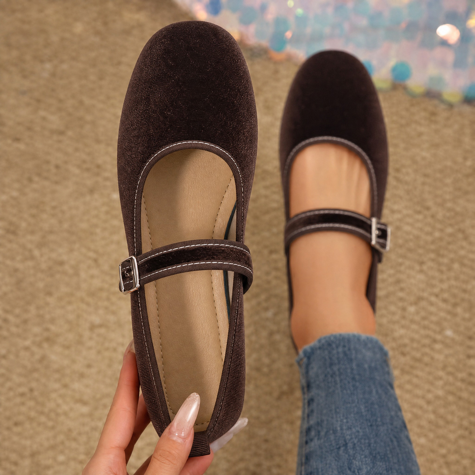 Viejos zapatos de tela de Beijing para mujeres transfronterizas nuevos zapatos de madre con botón suave zapatos de baile zapatos de trabajo de tamaño grande transpirables zapatos simples