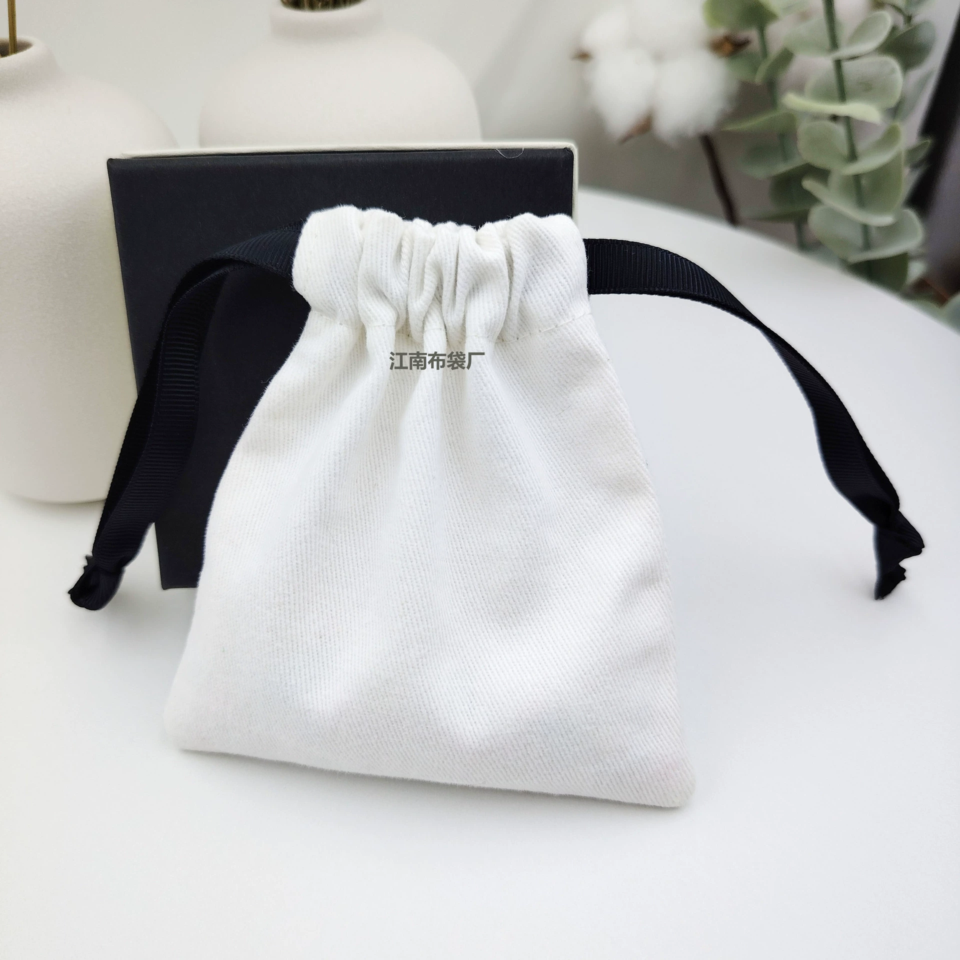 Белый холщовый мешочек на шнурке для упаковки мелких украшений, маленький хлопково-льняной мешочек на шнурке с нанесением логотипа