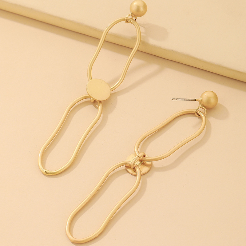 Simple Matte Geometric Long Metal Earrings Wholesale Nihaojewelry display picture 5