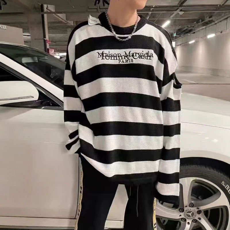 Autumn Trendy Margiela Black and White Embroidered Ripped Knit Sweater with Round Neck and Long Sleeves Striped Shirt Autumn Trendy Margiela Black and White Embroidered Ripped Knit Sweater with Round Neck and Long Sleeves Striped Shirt
