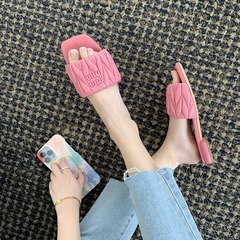 現品秒発! ブドウのお母さんの同じ靴の夏のファッションの滑り止めの角の頭のiuの家のアルファベットの平底はスリッパを履いています。