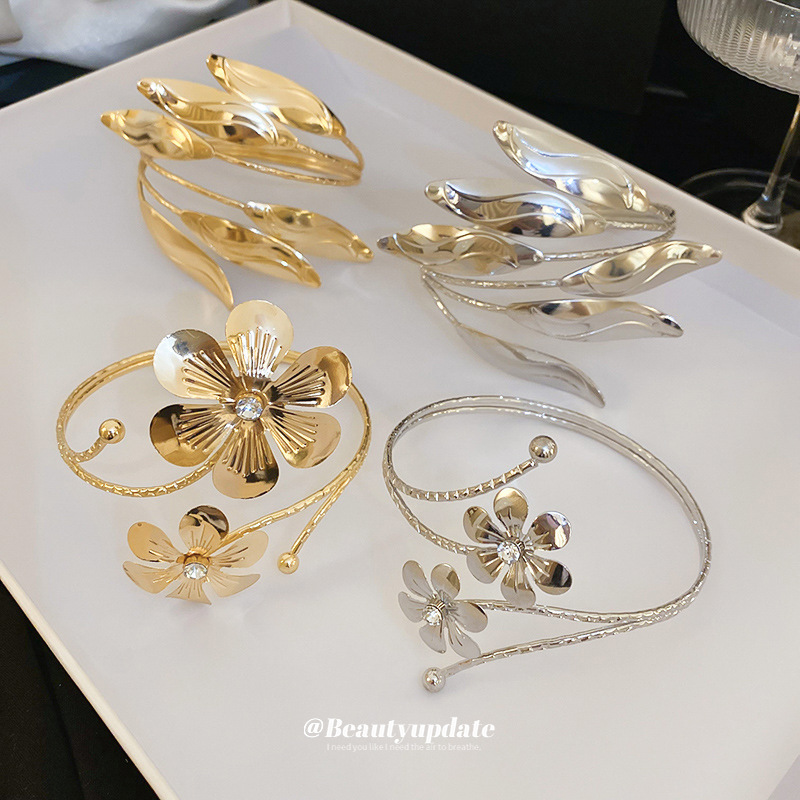 Brazalete abierto de hojas de flores de múltiples capas de viento frío, pulsera de todo fósforo de personalidad de alta gama, brazalete de estilo explosivo de lujo ligero europeo y americano