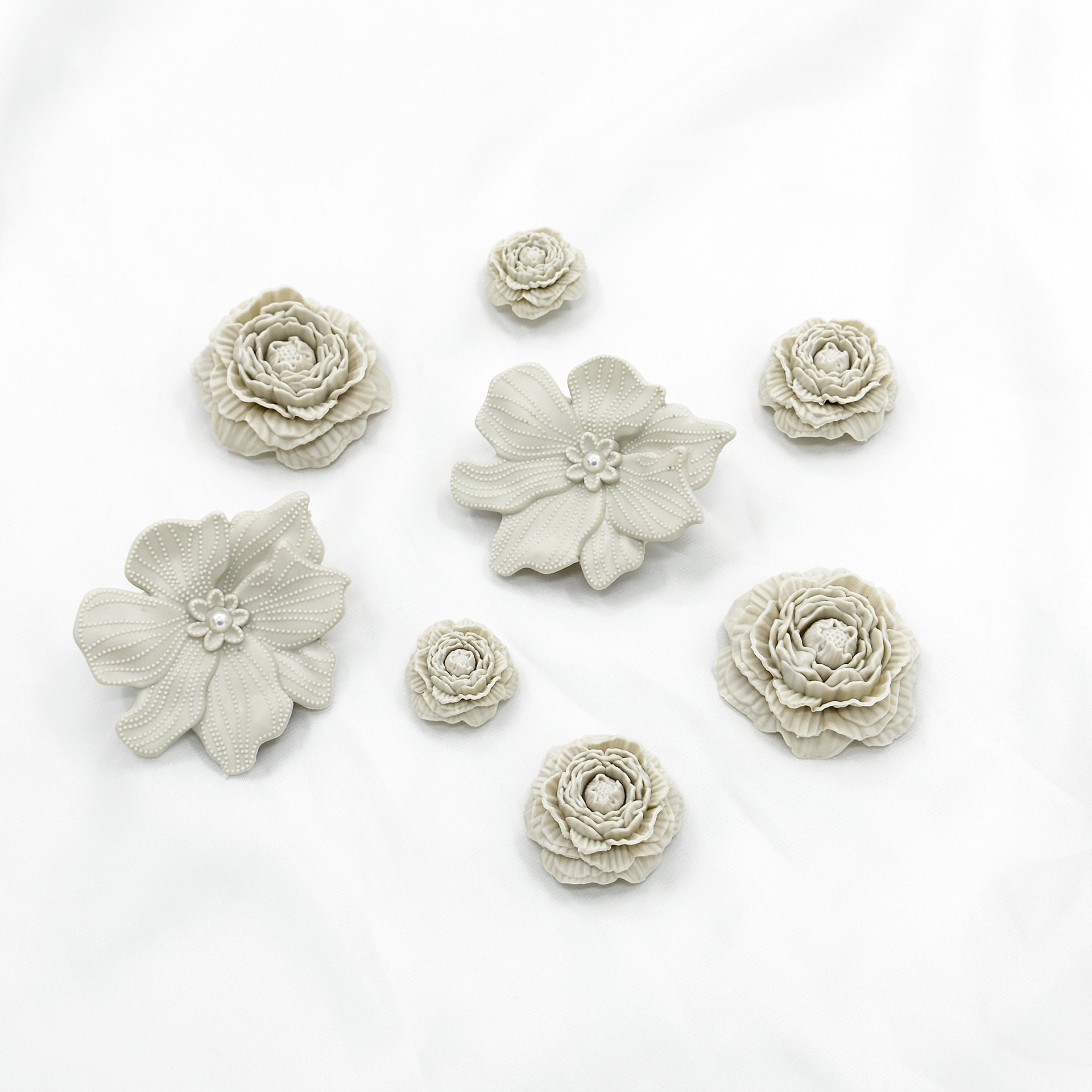 Bouquet de flores puff hueco accesorios de zapatos estereoscópicos explosión adecuada para zapatos cruzados accesorios de flores hebilla de zapatos estereoscópicos blancos