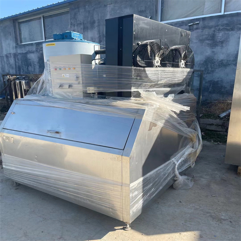 Sell second-hand full-automatic ice maker large flake ice maker 2 tons ice maker a new color less