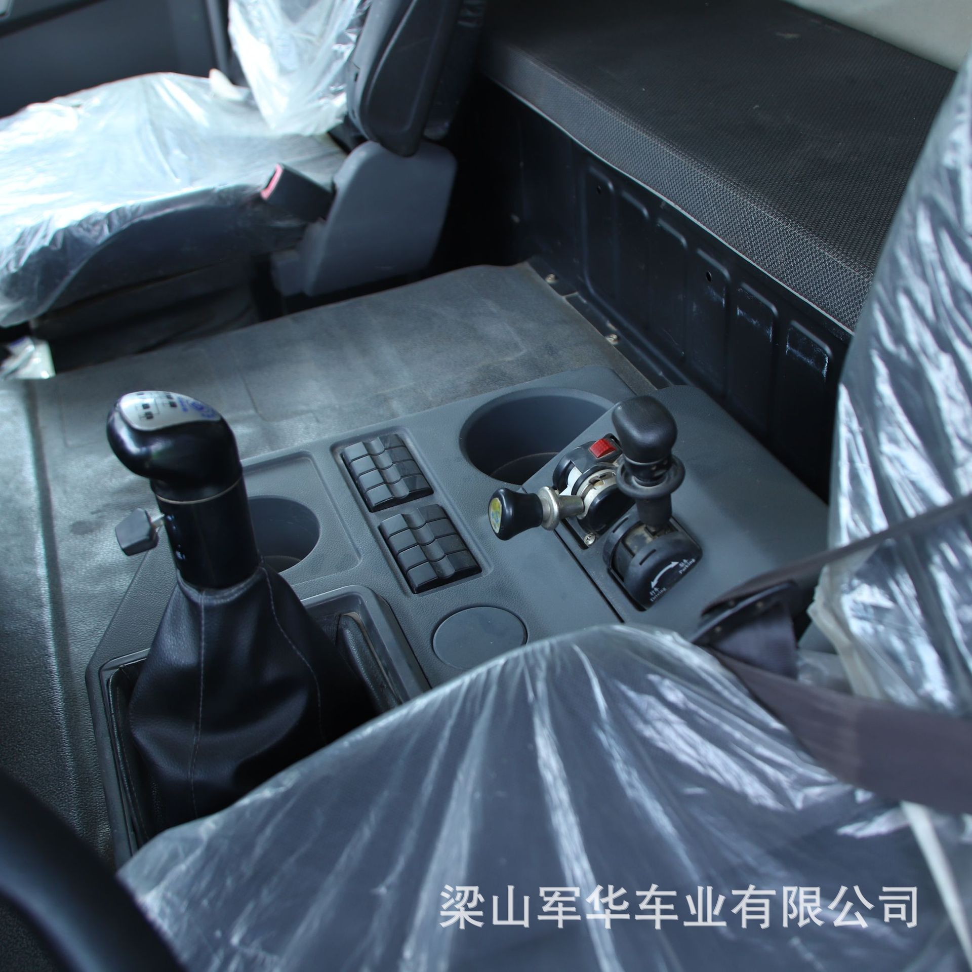 XCMG dump truck for sale, 10-wheel mining dump truck, sand and gravel transport vehicle, 8-wheel rear self-unloading engineering vehicle