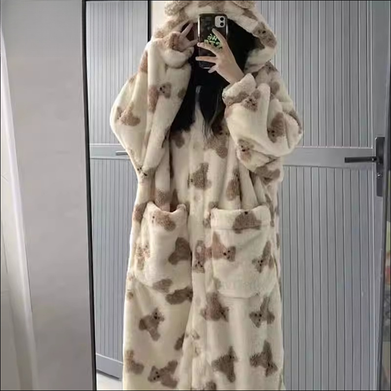 산호 양털 파자마 여성의 가을과 겨울 2024 새로운 곰 소녀의 집 옷 긴 잠옷 두꺼운 기모 목욕 가운