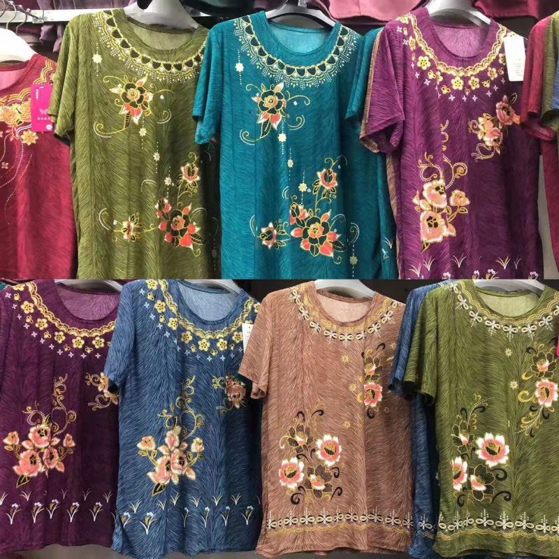 Grandma's gilded T-shirt jacket is good for market sale and low-priced products for middle-aged and elderly daily clothes under 10 yuan.