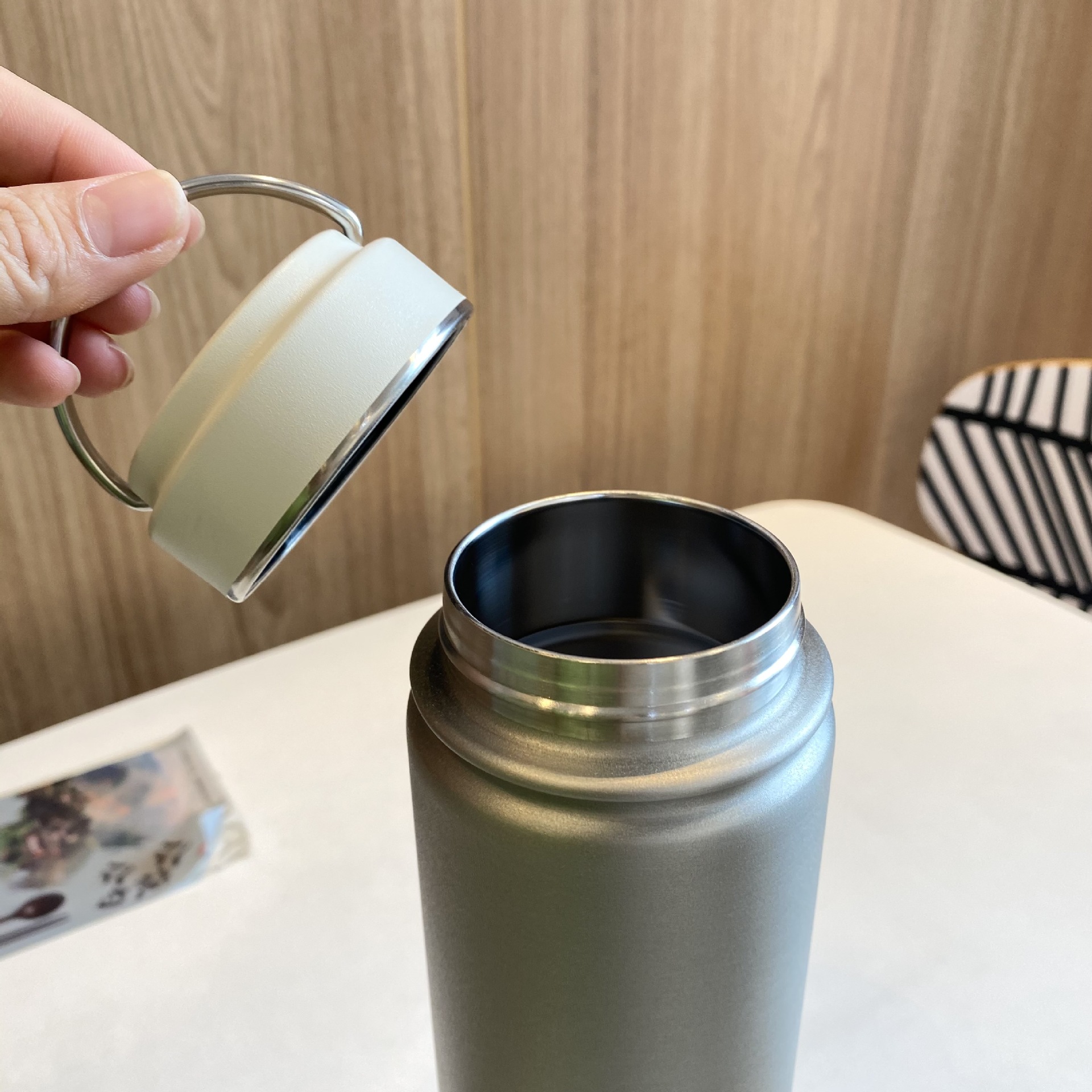 Taishuo Nuevo gradiente de metal natural recta Taza de vacío de acero inoxidable taza valor de la cara de gran capacidad estudiante portátil Taza de agua