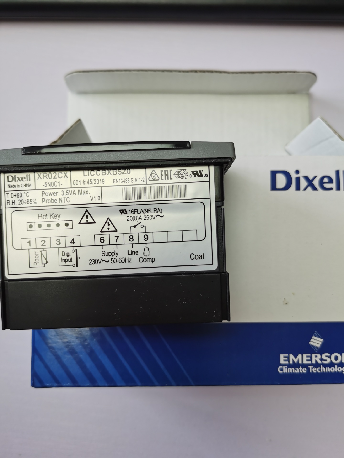 XR03CX-4N0F1 XR06CX-4N1F1 XR02CX-5N0C1 XR02CX-4N0F1温控器