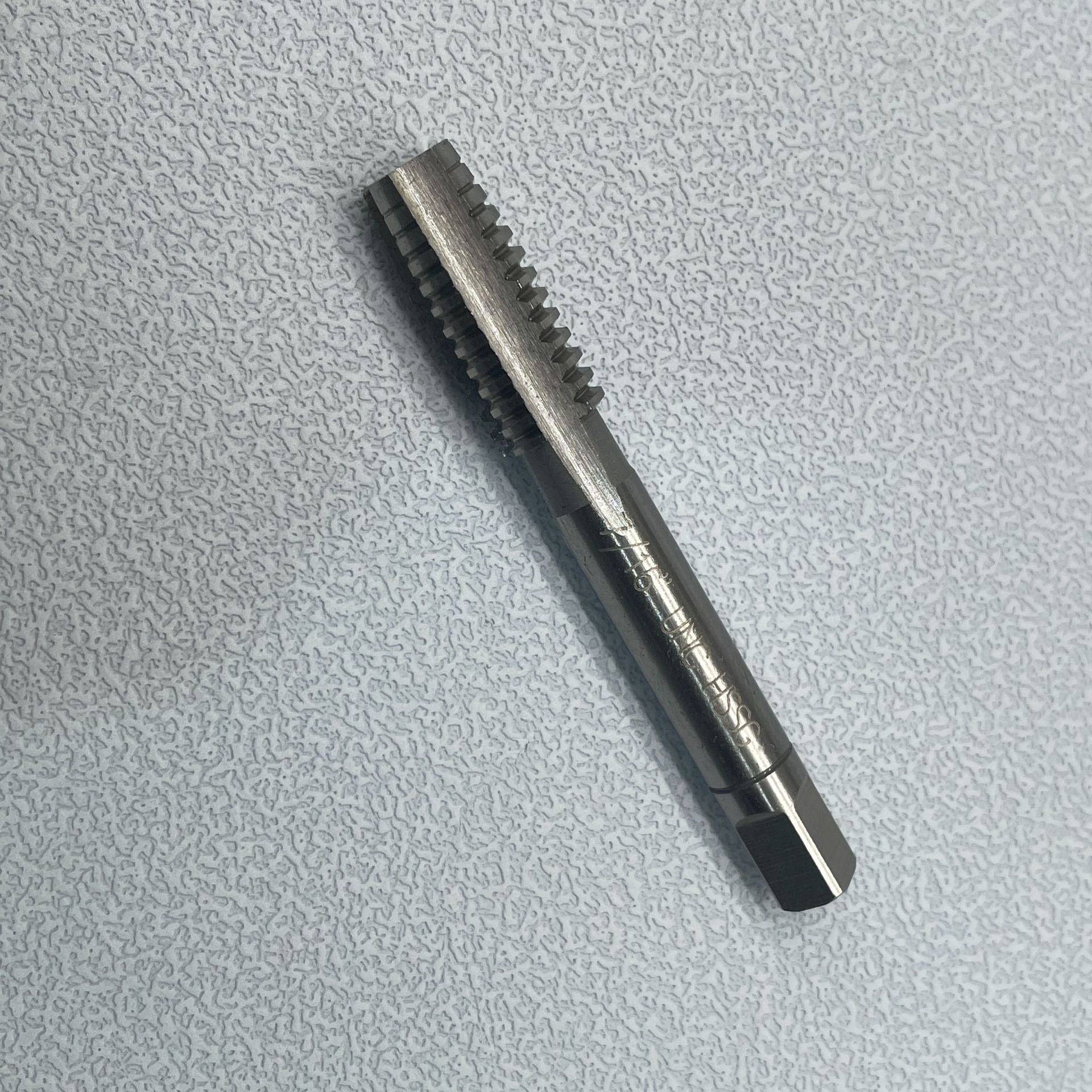 现货手用丝锥HSS M35  DIN352 丝锥三件套（无涂层）尺寸M33*3.5