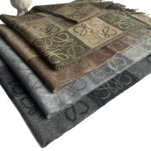 内蒙古萝家流苏提花羊绒毛棋盘格围巾舒适保暖拼色加厚围巾披肩