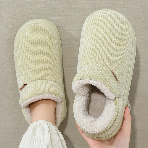 Women's cotton slippers for winter, indoor home use—fleece-lined, thickened, plush, warm, with thick soles and non-slip design, slip-on style with heel cover. Wholesale for men.