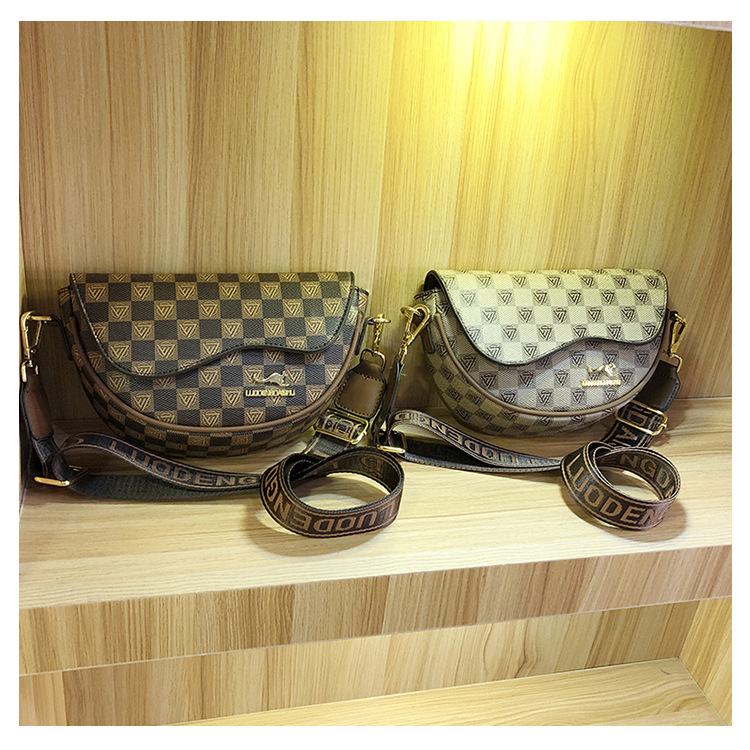 Women's Shoulder Bag Retro Printed Saddle Crossbody Bag Stylish_voghion.com