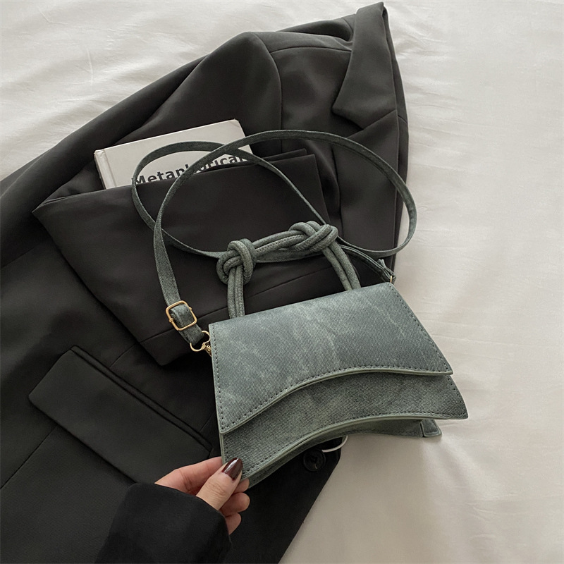 Bolsos de moda para mujer 2024 otoño nueva tendencia bolso de hombro de moda bolso de mensajero casual simple bolso cuadrado pequeño de color sólido