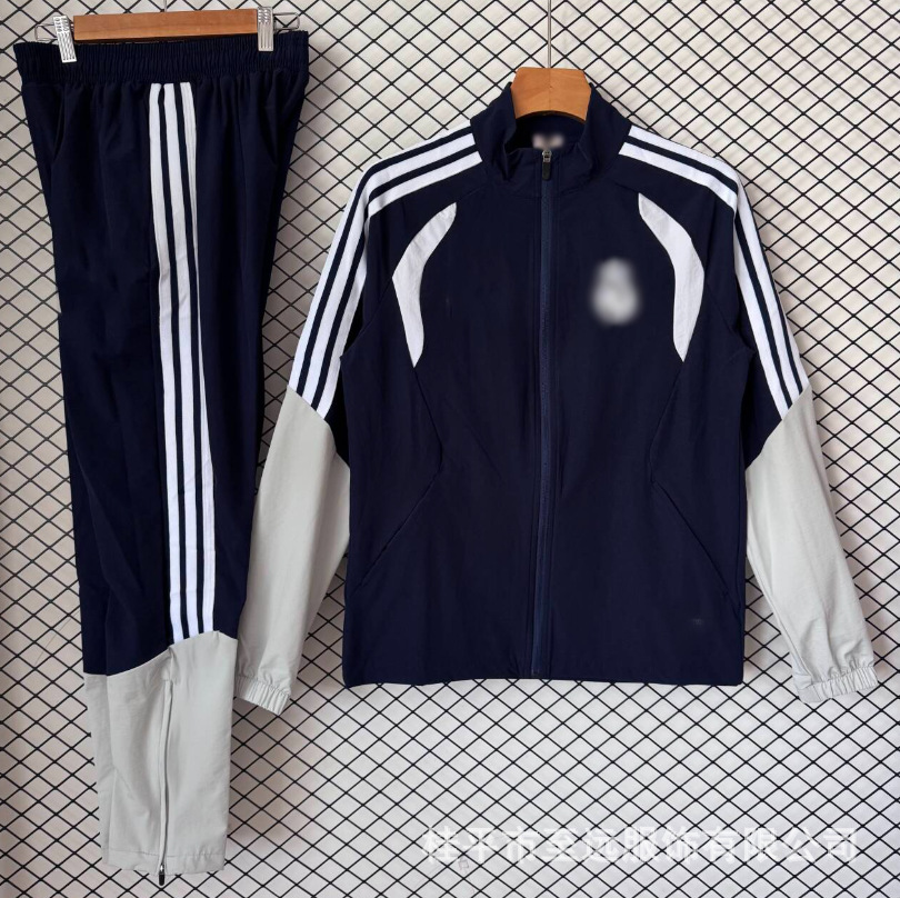 Brasileño chaqueta de asalto con capuchón, abrigo a prueba de viento, abrigo a prueba de agua, fábrica de fuentes deportivas, ropa de entrenamiento de fútbol al por mayor image 42