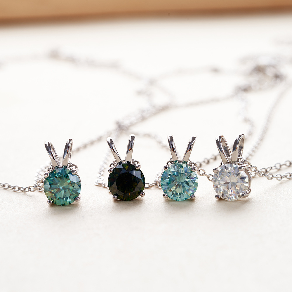 Ventas transfronterizas calientes S925 plata collar de piedra de moissan mujer lindo conejo micro colgante colgante clavícula de moda lo mismo