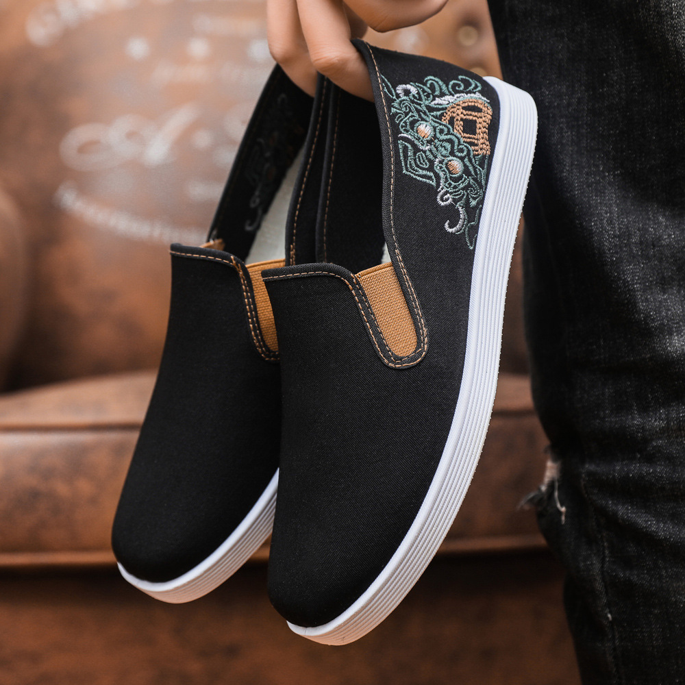Zapatos de tela para hombres nuevos zapatos de hombre viejos bordados tradicionales de Beijing, zapatos casuales para hombres con suela suave zapatos de hombre perezosos
