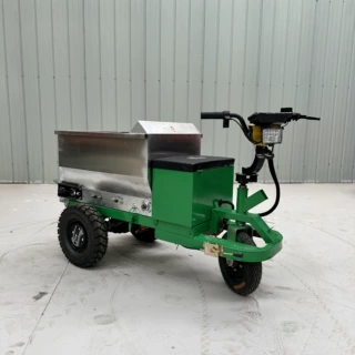 自走式电动撒肥机施肥器，大棚果园专用小型撒粪车