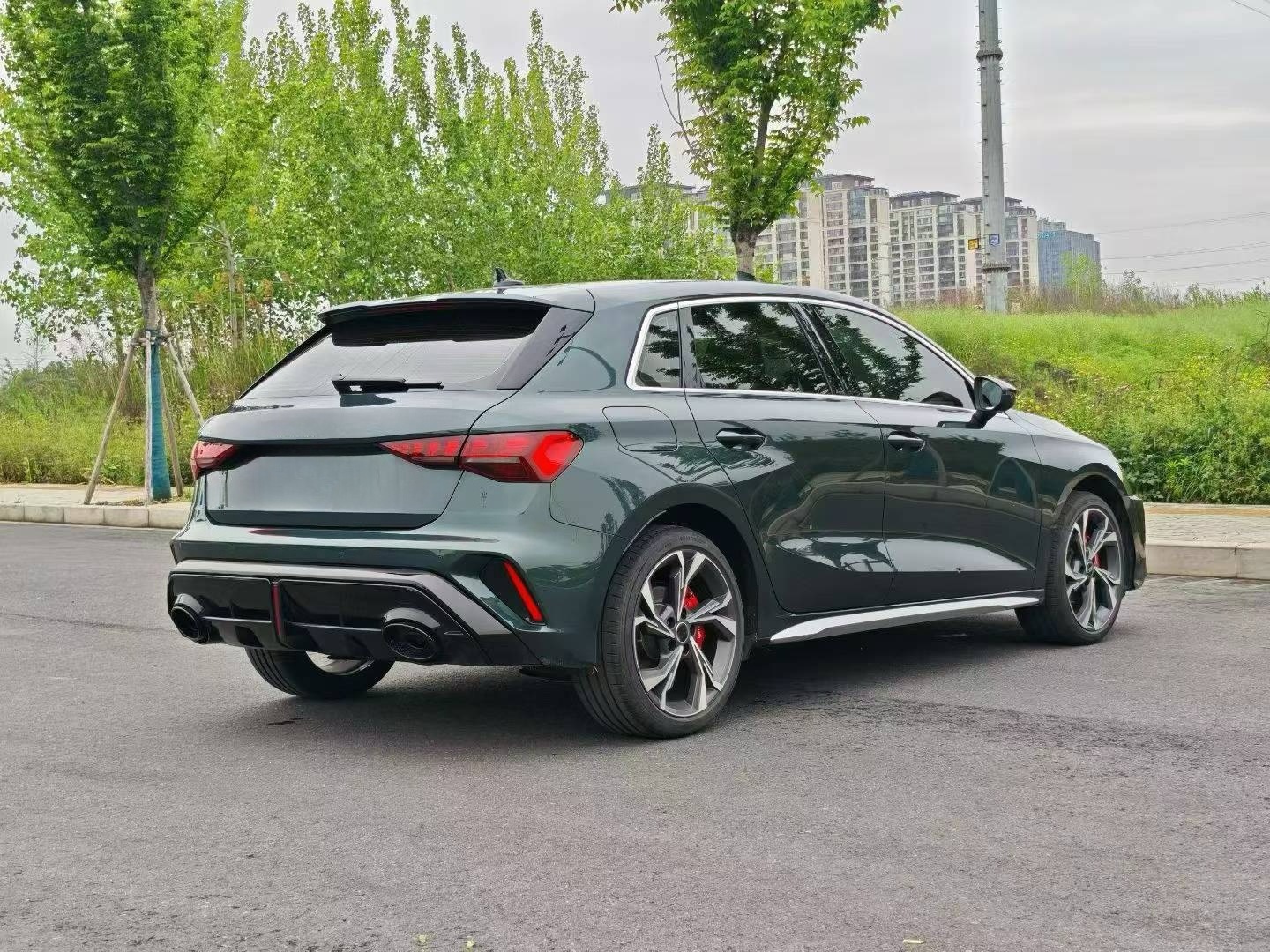 Suitable for Audi A3 models from 2021 to 2026, this is an RS3-style rear bumper, rear lip, and exhaust tip kit