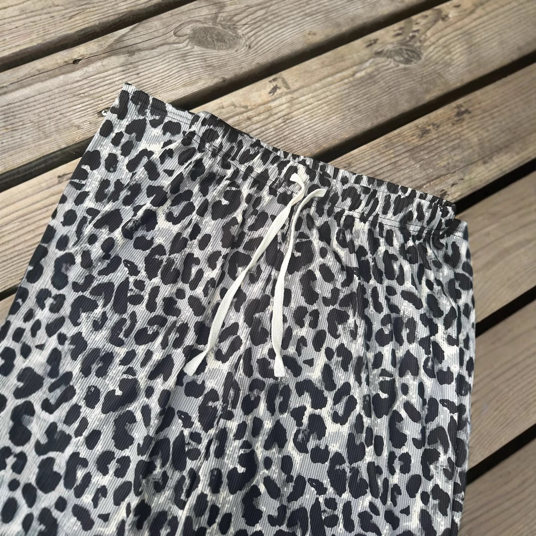 2025 pantalones anchos con estampado de leopardo de verano, cintura elástica, pantalones de pierna recta perezosos, estilo fino microelástico casual al por mayor image 4