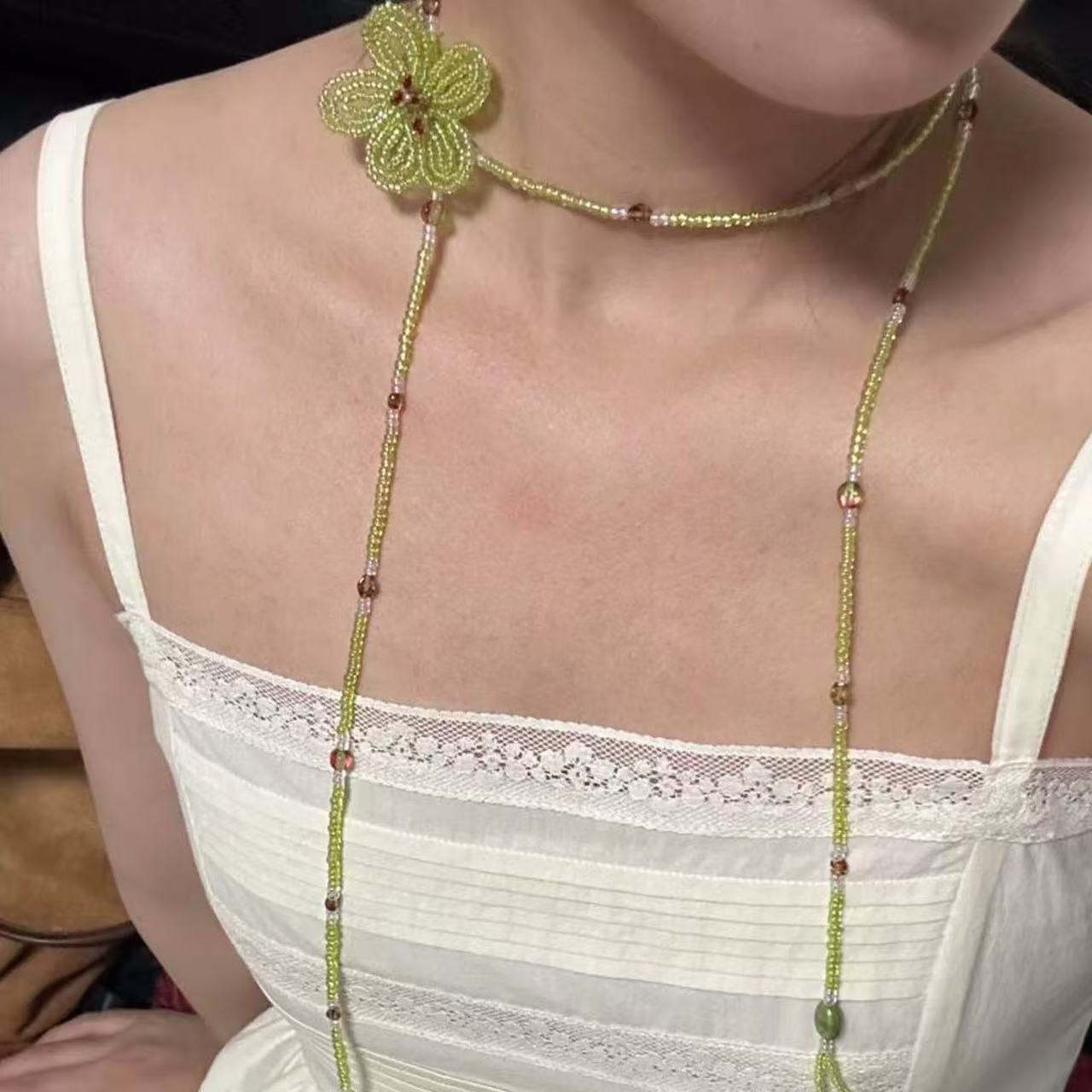 Bracciale a fiore smaltato oversize da donna, gioiello floreale_voghion.com