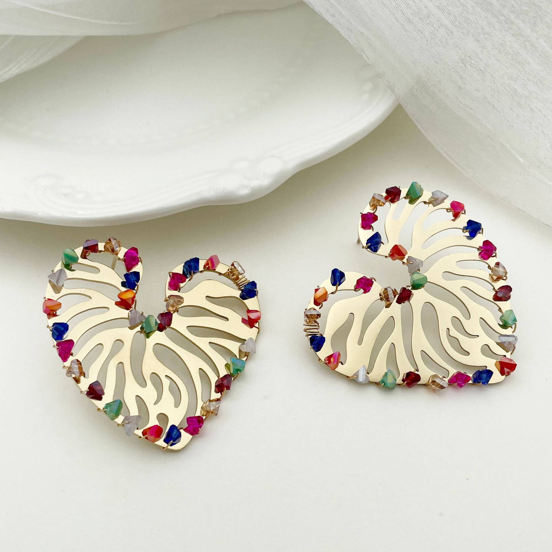 1 Pair Classic Style Roman Style Heart Shape Stainless Steel Gravel Plating Ear Studs display picture 2