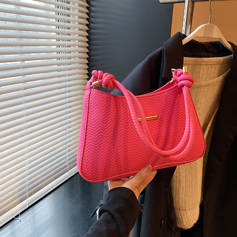 Bolsa de hombro de alta sensación para mujeres 2024 nuevo estilo de moda bolso de estilo extranjero bolso de hombro de mujer retro versátil bolso de hombro